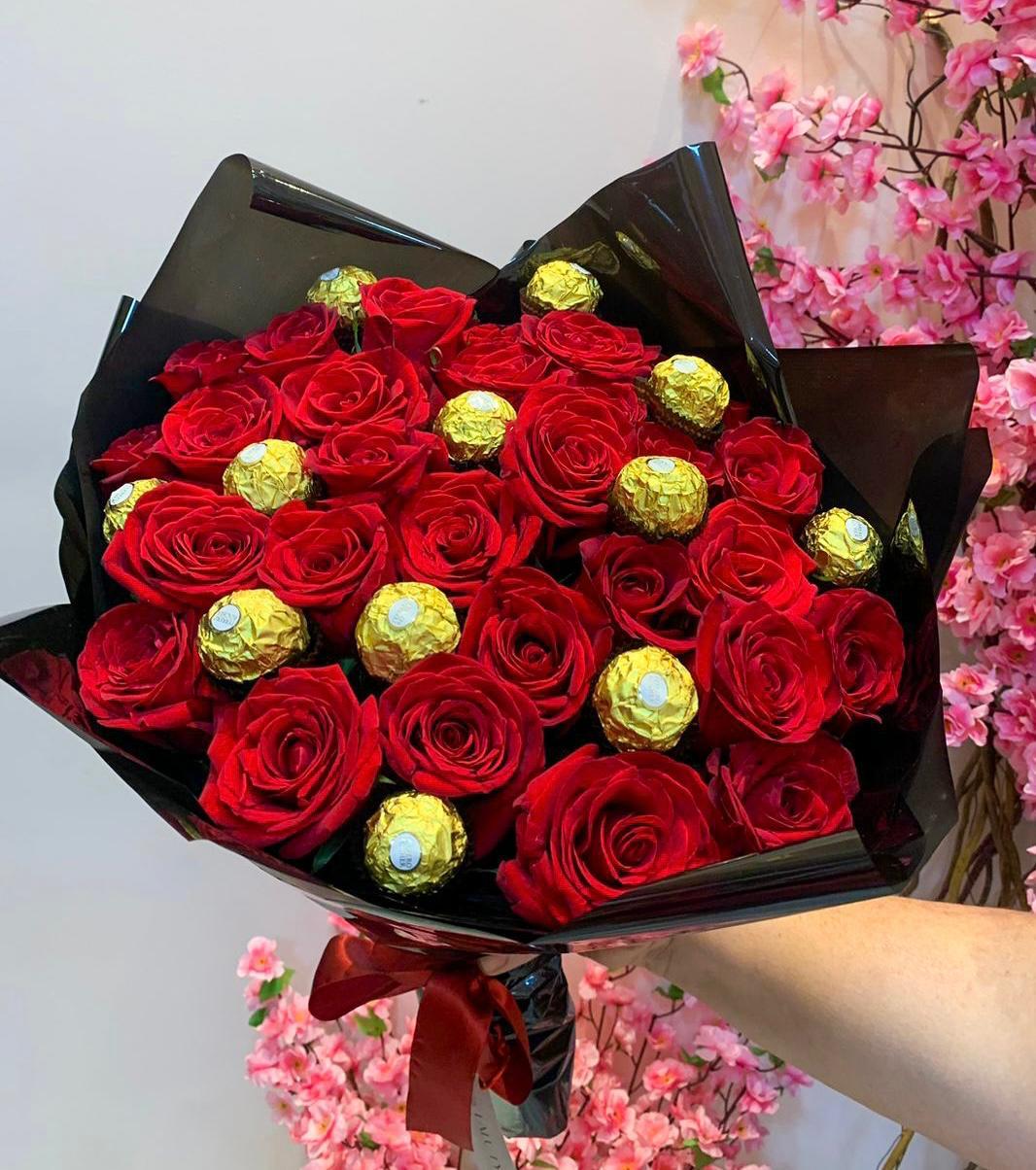 Buquê de Rosas Vermelhas com Ferrero Rocher